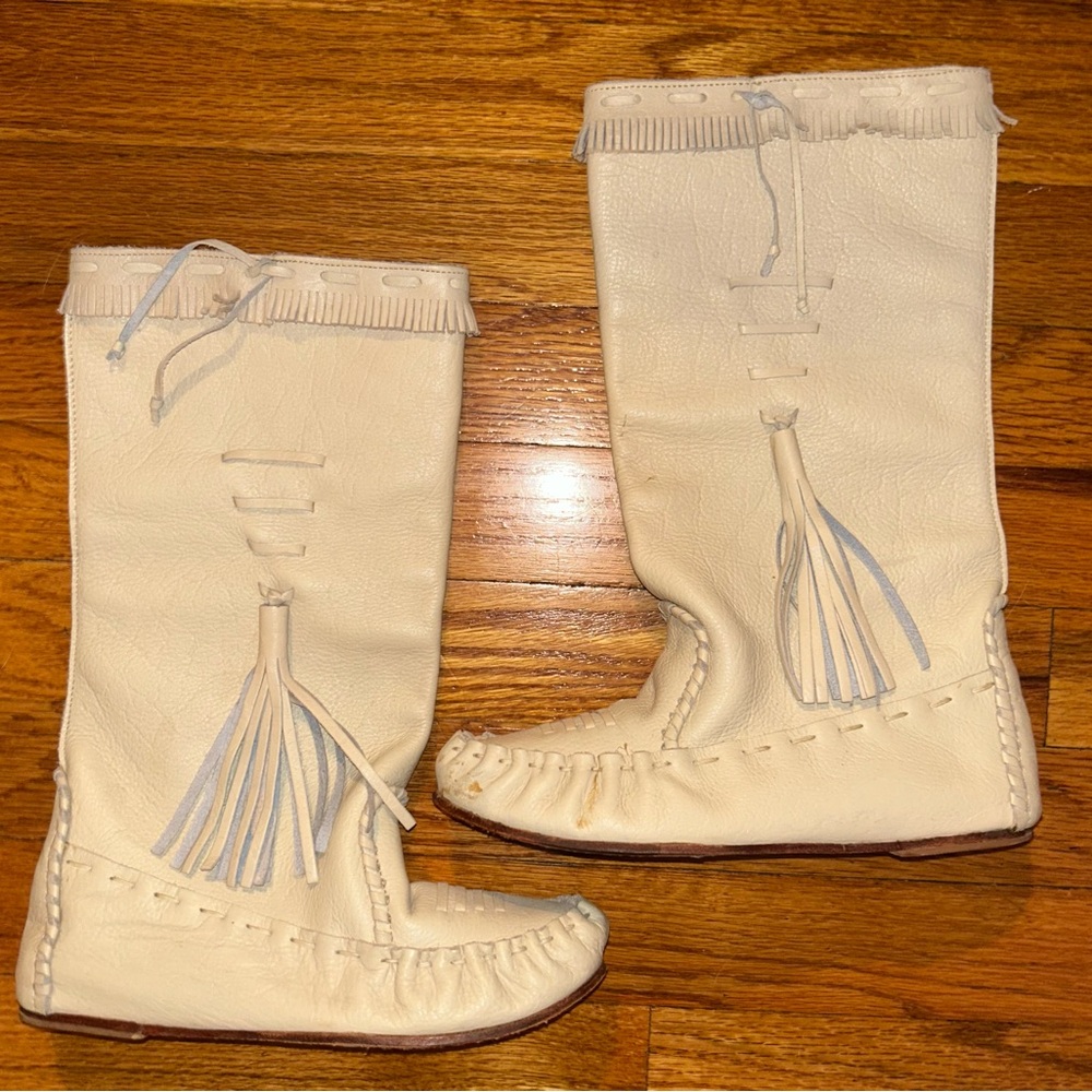 The Wild Pair Brazil Leather Mocassin Boots. Size 5.5 Womens 67421-86400-9N